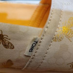 Tom's Bumblebee Alpargatas size 7